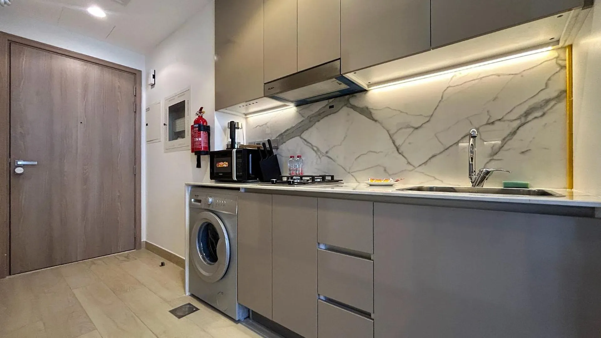Bespoke Holiday Homes - Studio With Modern Amenities In Azizi Riviera Dubai United Arab Emirates